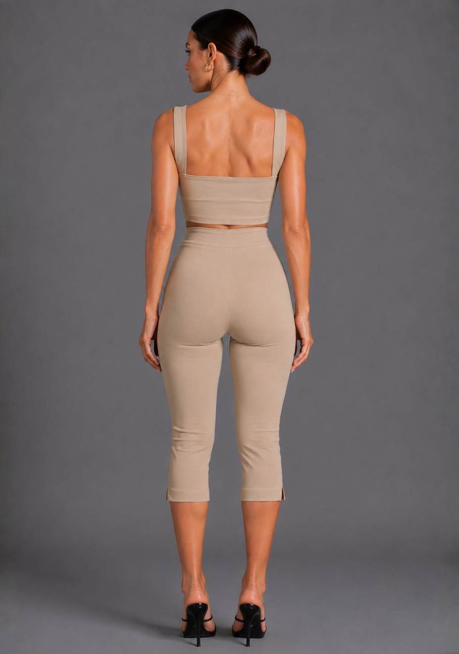 Capri | Cropped Taupe Trousers